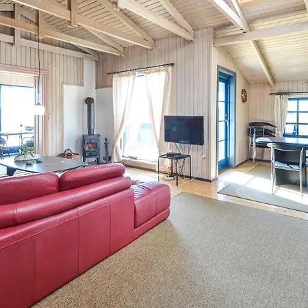 4 Bedroom Stunning In Thisted * Klitmøller