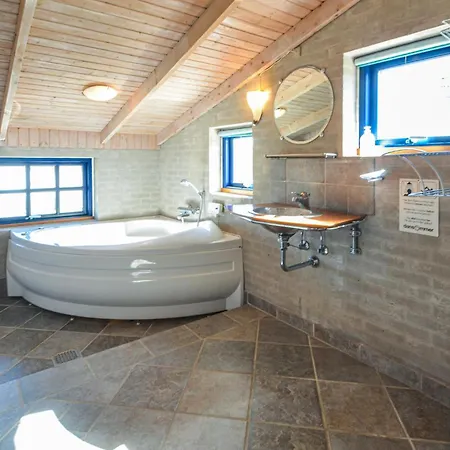 4 Bedroom Stunning In Thisted * Klitmoller